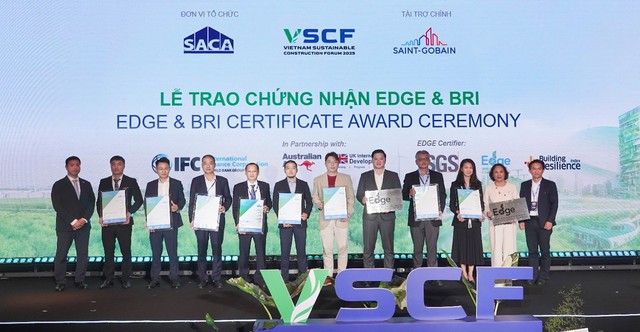 Sai Gon High Rise vinh dự đ&oacute;n nhận chứng chỉ c&ocirc;ng tr&igrave;nh xanh EDGE cho The Aspira - Ảnh 1.