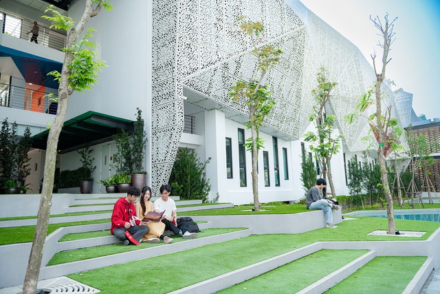 Cơ hội giành học bổng ‘khủng’ lấy bằng chuẩn Anh quốc chính quy trong năm 2026 - Ảnh 1.