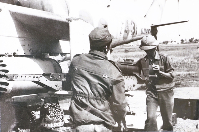 Trực thăng vũ trang của Kh&ocirc;ng qu&acirc;n VN: Mi-24 huyền thoại - Ảnh 3.