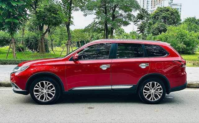 Xe 7 chỗ Mitsubishi Outlander đời 2019 gi&aacute; tầm 500 triệu đồng, c&oacute; n&ecirc;n mua?- Ảnh 2.