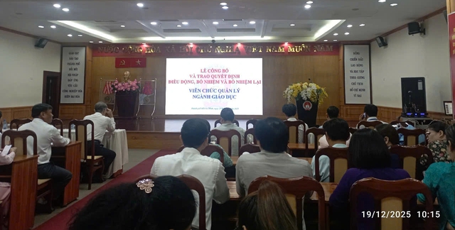 Sở GD-ĐT TP.HCM bổ nhiệm h&agrave;ng loạt hiệu trưởng trường phổ th&ocirc;ng - Ảnh 1.