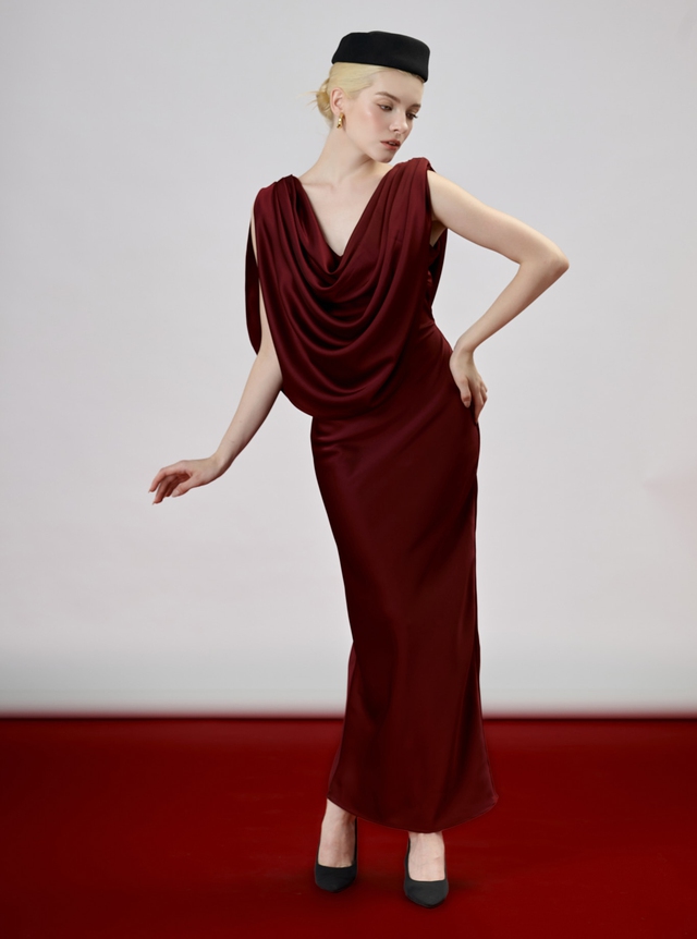 Lên đồ đón Giáng sinh ‘chuẩn không cần chỉnh’ với sắc đỏ - Ảnh 5.