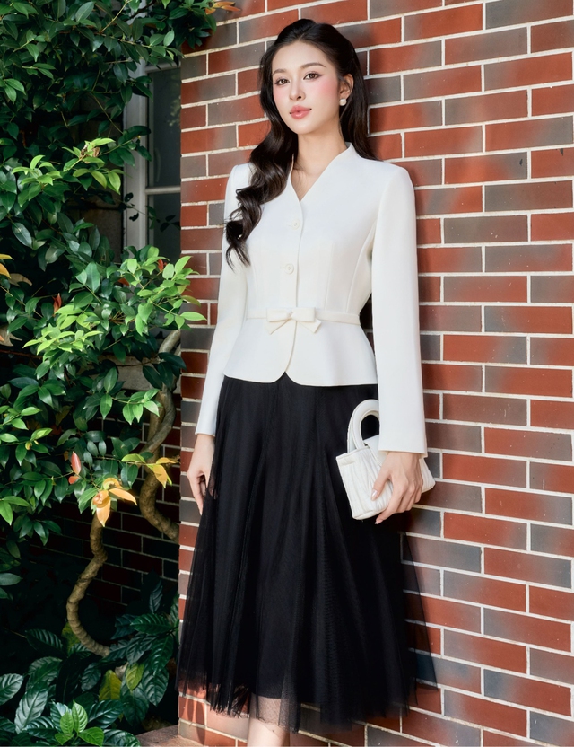 Chân váy xếp ly phối áo nào cũng đẹp- Ảnh 8.