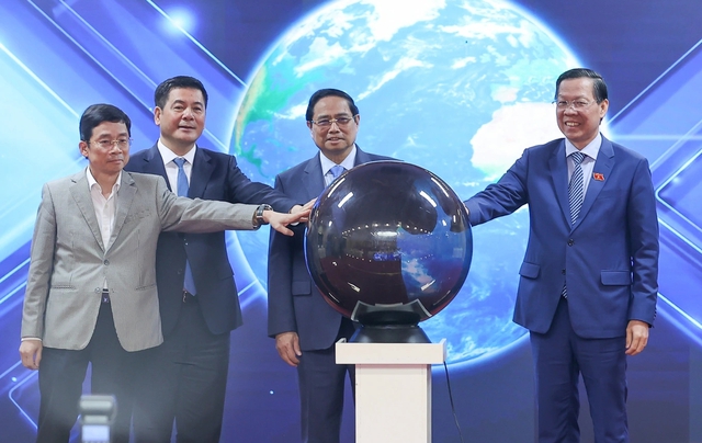 Thủ tướng Phạm Minh Ch&iacute;nh: "Bộ C&ocirc;ng thương phải ti&ecirc;n phong tuy&ecirc;n chiến với h&agrave;ng giả"- Ảnh 2.