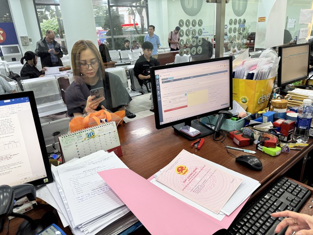 Cấp sổ hồng lần đầu đề nghị giao về Chi nh&aacute;nh văn ph&ograve;ng đăng k&yacute; đất đai   - Ảnh 1.