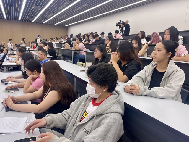 V&igrave; sao c&aacute;c video văn h&oacute;a bản địa tr&ecirc;n mạng x&atilde; hội thu h&uacute;t triệu view? - Ảnh 2.