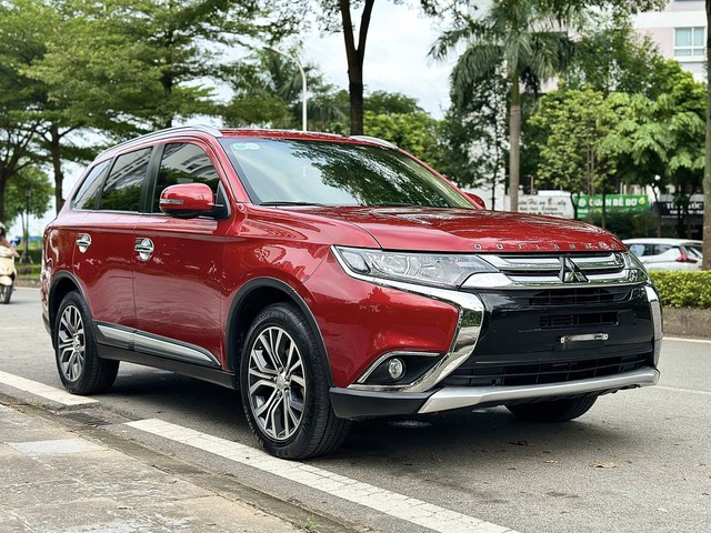 Xe 7 chỗ Mitsubishi Outlander đời 2019 gi&aacute; tầm 500 triệu đồng, c&oacute; n&ecirc;n mua?- Ảnh 1.