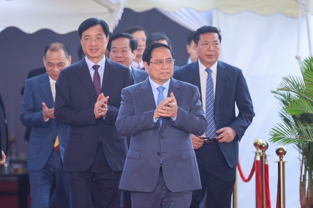 Thủ tướng: Những vi&ecirc;n gạch đầu ti&ecirc;n cho c&ocirc;ng tr&igrave;nh tương lai, tầm nh&igrave;n 'vượt thời đại'- Ảnh 3.