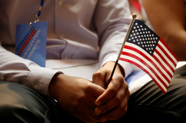 Mỹ cấm nhập cảnh thêm 20 nước , siết chặt chính sách di dân hợp pháp - Ảnh 1. Mỹ cấm nhập cảnh thêm 20 nước , siết chặt chính sách di dân hợp pháp - Ảnh 1.