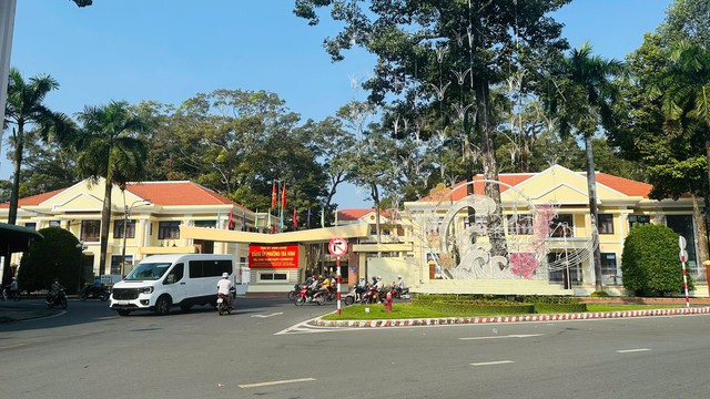 Vĩnh Long tận dụng trụ sở Tỉnh ủy, UBND tỉnh cũ bố tr&iacute; cho c&aacute;c sở, ng&agrave;nh - Ảnh 1.