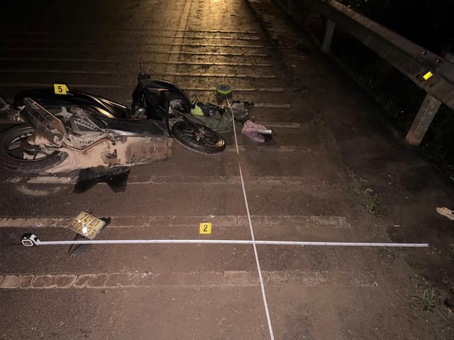 Quảng Trị: Truy tìm xe ô tô gây tai nạn rồi rời đi khỏi hiện trường - Ảnh 1.