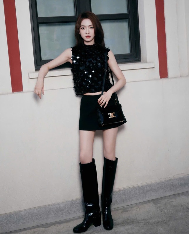 'Lệnh phi' Ng&ocirc; Cẩn Ng&ocirc;n khiến fan kinh h&atilde;i v&igrave; t&igrave;nh trạng 'da bọc xương' - Ảnh 3.