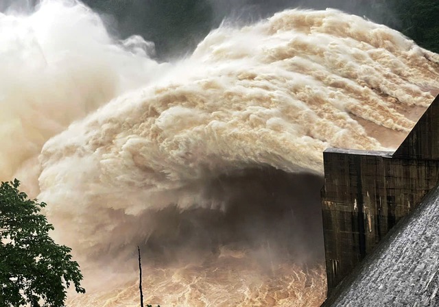 Thi&ecirc;n tai ngo&agrave;i kịch bản: Mưa 3 đợt bằng 70% cả năm, lở n&uacute;i giữa nắng r&aacute;o - Ảnh 3.