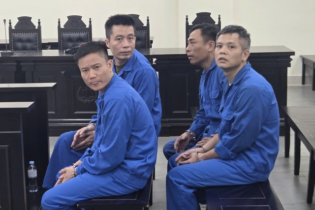 3 cựu c&ocirc;ng an bị x&eacute;t xử v&igrave; nhận tiền bỏ qua cho người d&ugrave;ng ma t&uacute;y- Ảnh 1.