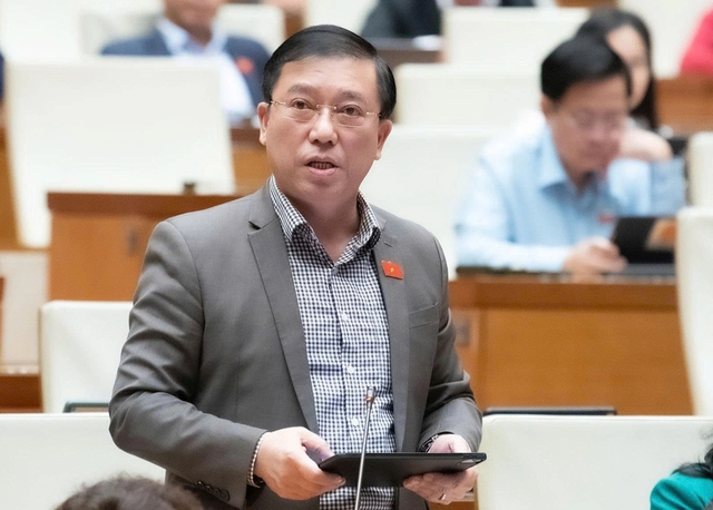 Delegasi Majelis Nasional mengusulkan pembebasan biaya kuliah bagi mahasiswa kedokteran - Foto 2.