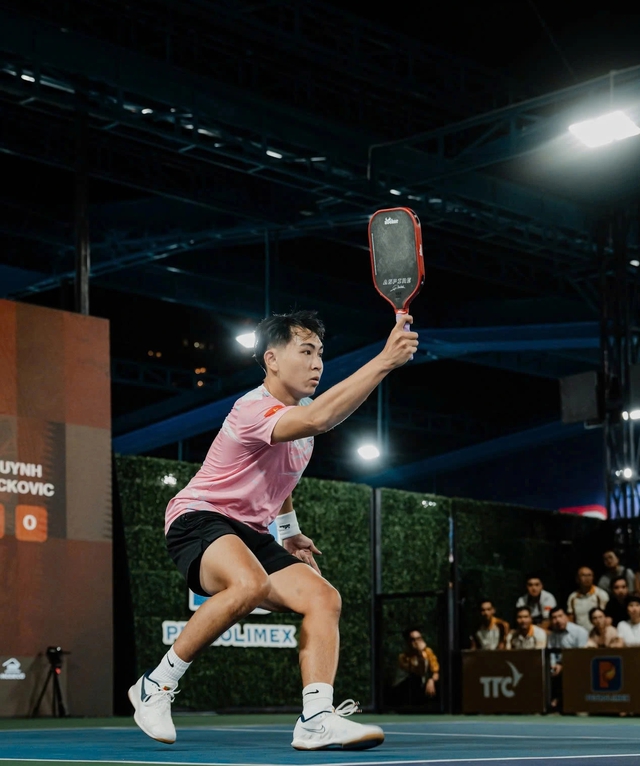 Nghĩa cử đẹp của &aacute; qu&acirc;n đơn nam giải pickleball D-Joy Vietnam Masters Ph&uacute;c Huỳnh- Ảnh 1.