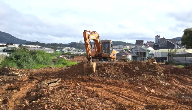 Khen thưởng 8 gia đình bàn giao mặt bằng xây dựng đường Lữ Gia Đà Lạt - Ảnh 5.