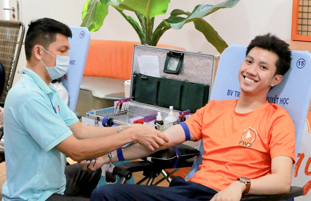 FWD đưa kỹ năng quản lý tài chính bền vững đến gần hơn với giới trẻ- Ảnh 1.