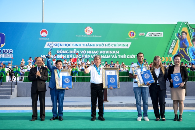 60.000 học sinh đồng diễn võ nhạc Vivonam lập ‘kỷ lục kép’ Việt Nam và thế giới - Ảnh 10.