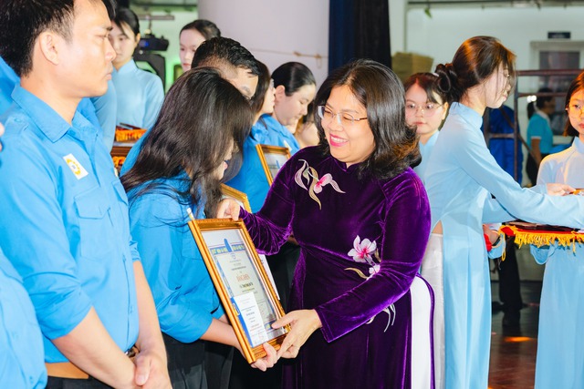 Đừng để lòng hiếu thảo bị phai nhạt - Ảnh 1.