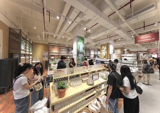 Khách hàng tấp nập đến MUJI Lê Thánh Tôn trong 3 ngày đầu tái khai trương- Ảnh 6.