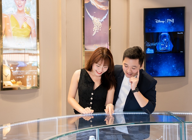 V&igrave; sao người ti&ecirc;u d&ugrave;ng chi nhiều hơn cho những gi&aacute; trị &lsquo;v&ocirc; h&igrave;nh&rsquo;? - Ảnh 1.