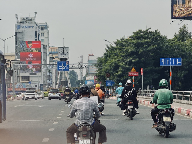 Vì sao thời tiết TP.HCM âm u cả ngày hôm nay? - Ảnh 4.