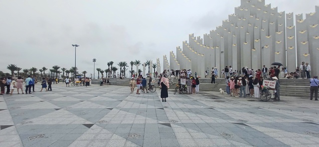 H&agrave;ng rong "phủ s&oacute;ng" dự &aacute;n ngh&igrave;n tỉ ở B&atilde;i Sau: Du lịch Vũng T&agrave;u nhếch nh&aacute;c - Ảnh 3.