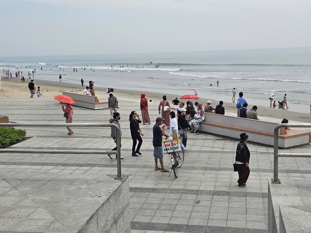 H&agrave;ng rong "phủ s&oacute;ng" dự &aacute;n ngh&igrave;n tỉ ở B&atilde;i Sau: Du lịch Vũng T&agrave;u nhếch nh&aacute;c - Ảnh 2.