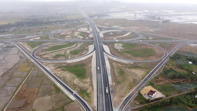 Xu&acirc;n về sớm tr&ecirc;n 3.000 km cao tốc Bắc - Nam- Ảnh 6.