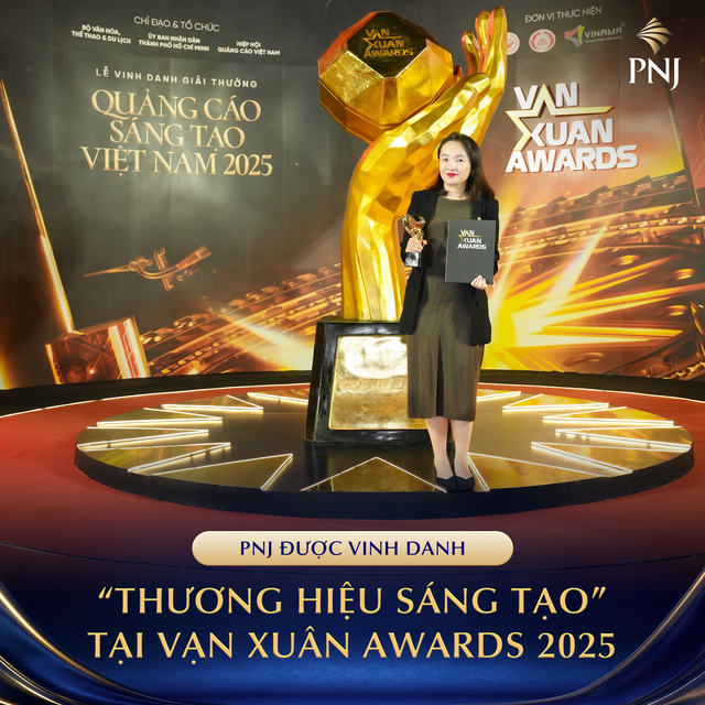 B&agrave; Cao Thị Ngọc Dung được vinh danh &lsquo;L&atilde;nh đạo trọn đời&rsquo; tại Vạn Xu&acirc;n Awards 2025 - Ảnh 2.