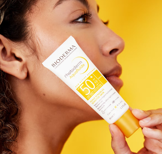 Top 10 kem chống nắng cho da nhạy cảm cỡ n&agrave;o cũng khỏe đẹp, tươi trẻ - Ảnh 10.