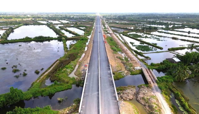 Xu&acirc;n về sớm tr&ecirc;n 3.000 km cao tốc Bắc - Nam- Ảnh 5.