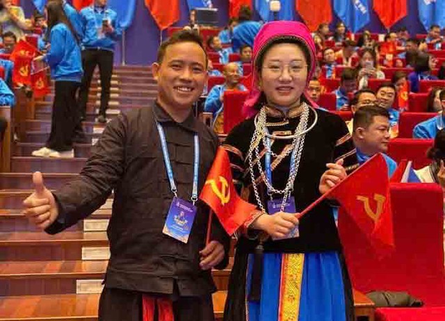 Chung d&ograve;ng m&aacute;u Lạc Hồng: C&aacute;n bộ trẻ người M&ocirc;ng  gi&uacute;p bản ngh&egrave;o thay đổi - Ảnh 3.