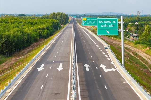 Xu&acirc;n về sớm tr&ecirc;n 3.000 km cao tốc Bắc - Nam- Ảnh 4.