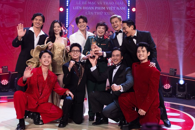 'Mưa đỏ' lên sóng QPVN, VTV giờ vàng cuối tuần- Ảnh 2. 'Mưa đỏ' lên sóng QPVN, VTV giờ vàng cuối tuần- Ảnh 2.