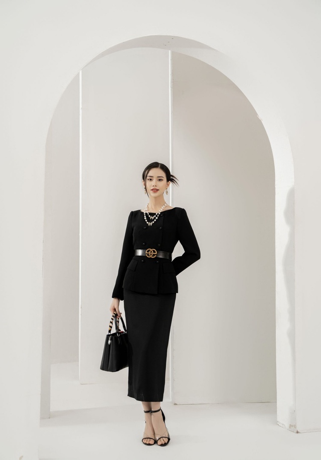 Áo cổ thuyền khiến bạn 'tỏa sáng' nhờ nét thanh tao- Ảnh 6. Áo cổ thuyền khiến bạn 'tỏa sáng' nhờ nét thanh tao- Ảnh 6.