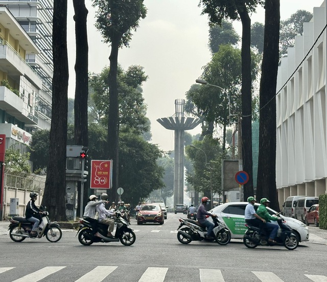 Ng&agrave;y mai, nhiệt độ TP.HCM c&oacute; thể giảm c&ograve;n 19 độ C- Ảnh 1.