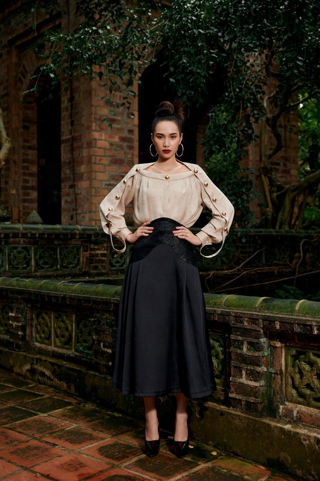 Áo cổ thuyền khiến bạn 'tỏa sáng' nhờ nét thanh tao- Ảnh 8. Áo cổ thuyền khiến bạn 'tỏa sáng' nhờ nét thanh tao- Ảnh 8.