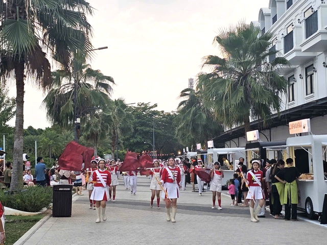 TP.HCM: Tổ chức chương trình điểm hẹn nghệ thuật cuối tuần để thu hút du khách- Ảnh 2. TP.HCM: Tổ chức chương trình điểm hẹn nghệ thuật cuối tuần để thu hút du khách- Ảnh 2.