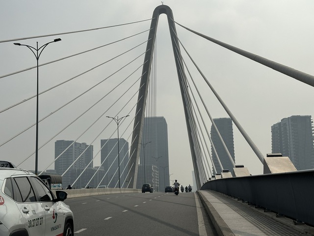 S&aacute;ng nay trời TP.HCM lại m&ugrave; mịt bụi kh&oacute;i bụi, &ocirc; nhiễm kh&ocirc;ng kh&iacute; mức n&agrave;o? - Ảnh 5.