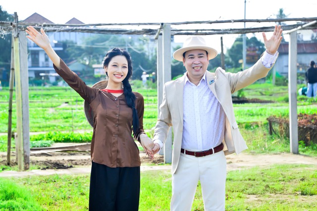 Ca sĩ chuy&ecirc;n h&aacute;t về nghề n&ocirc;ng tiết lộ mối quan hệ với danh ca Ngọc Sơn- Ảnh 1.