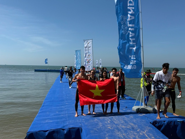 N&oacute;ng: Đội tuyển bơi Việt Nam xuất sắc gi&agrave;nh HCV tiếp sức bơi đường d&agrave;i SEA Games 33- Ảnh 8.