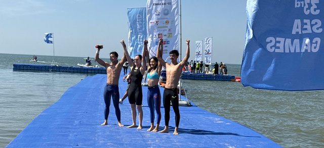 N&oacute;ng: Đội tuyển bơi Việt Nam xuất sắc gi&agrave;nh HCV tiếp sức bơi đường d&agrave;i SEA Games 33- Ảnh 3.