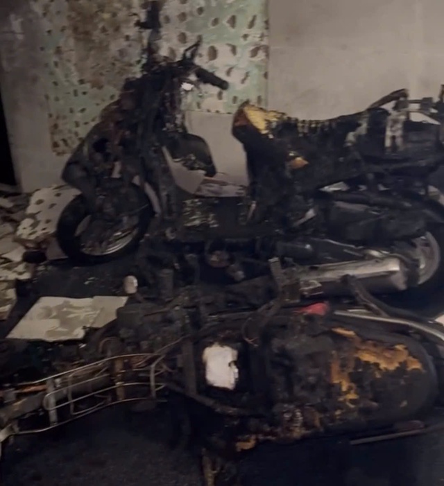 Ch&aacute;y nh&agrave; Đ&agrave; Lạt giữa đ&ecirc;m , kịp thời cứu 4 người mắc kẹt tr&ecirc;n tầng 2 - Ảnh 4.