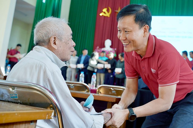 Dai-ichi Life Việt Nam hỗ trợ 3.8 tỉ đồng gi&uacute;p cuộc sống người d&acirc;n sau thi&ecirc;n tai- Ảnh 1.