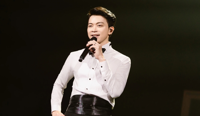 L&acirc;n Nh&atilde; thăng hoa c&ugrave;ng NSND Tấn Minh, Hương Tr&agrave;m trong concert 15 năm ca h&aacute;t - Ảnh 1.