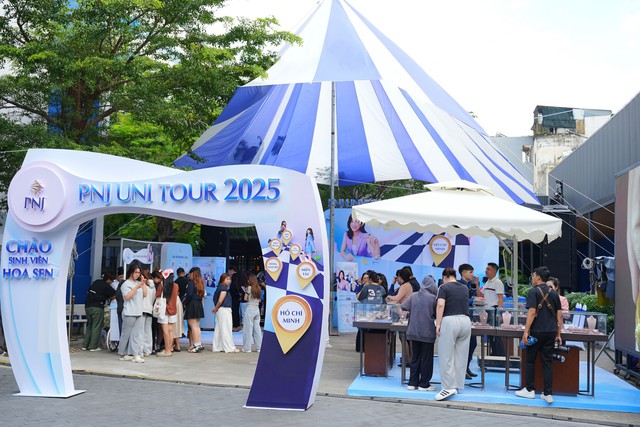 Dấu ấn PNJ Uni Tour 2025: Hơn 8.000 sinh viên đồng hành nâng tầm phong cách- Ảnh 1. Dấu ấn PNJ Uni Tour 2025: Hơn 8.000 sinh viên đồng hành nâng tầm phong cách- Ảnh 1.