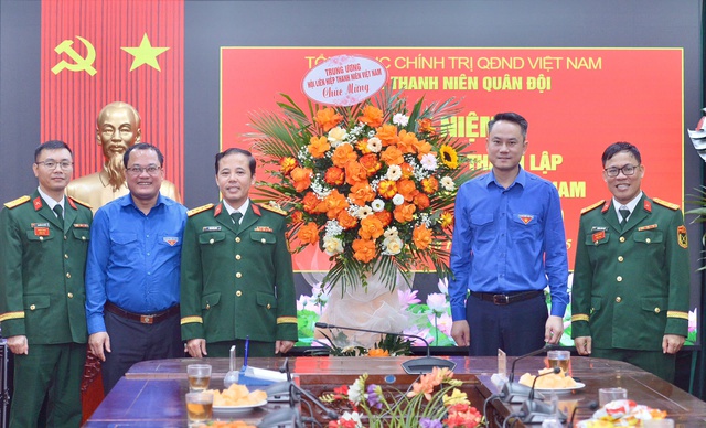 T.Ư Đo&agrave;n ch&uacute;c mừng Ban Thanh ni&ecirc;n Qu&acirc;n đội nh&acirc;n ng&agrave;y 22.12- Ảnh 2.