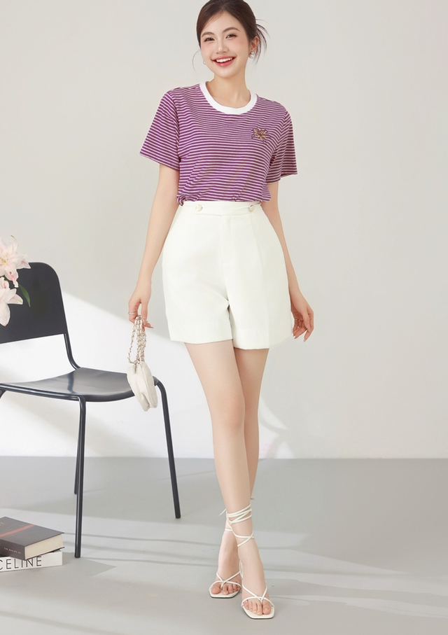 Áo kẻ sọc ngang khuấy đảo đường phố bằng hơi thở phóng khoáng- Ảnh 2. Áo kẻ sọc ngang khuấy đảo đường phố bằng hơi thở phóng khoáng- Ảnh 2.